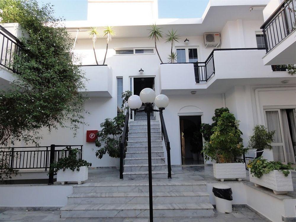 Hotel Athina Karavomylos Exteriör bild