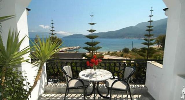 Hotel Athina Karavomylos Exteriör bild