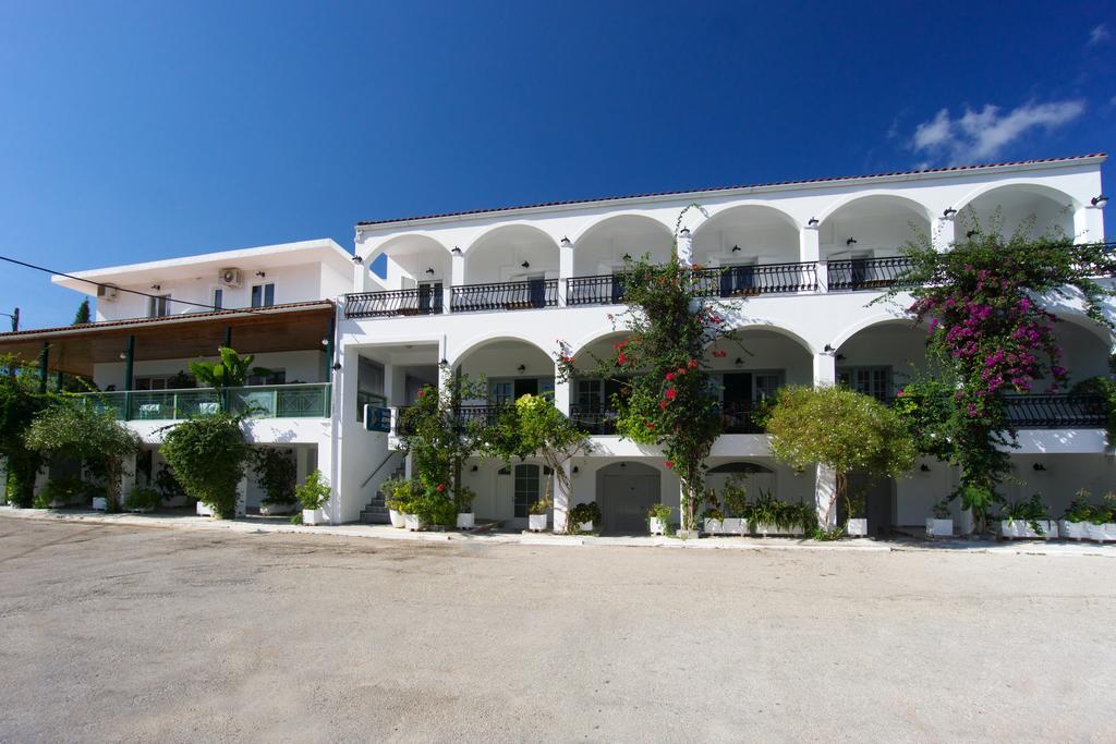Hotel Athina Karavomylos Exteriör bild