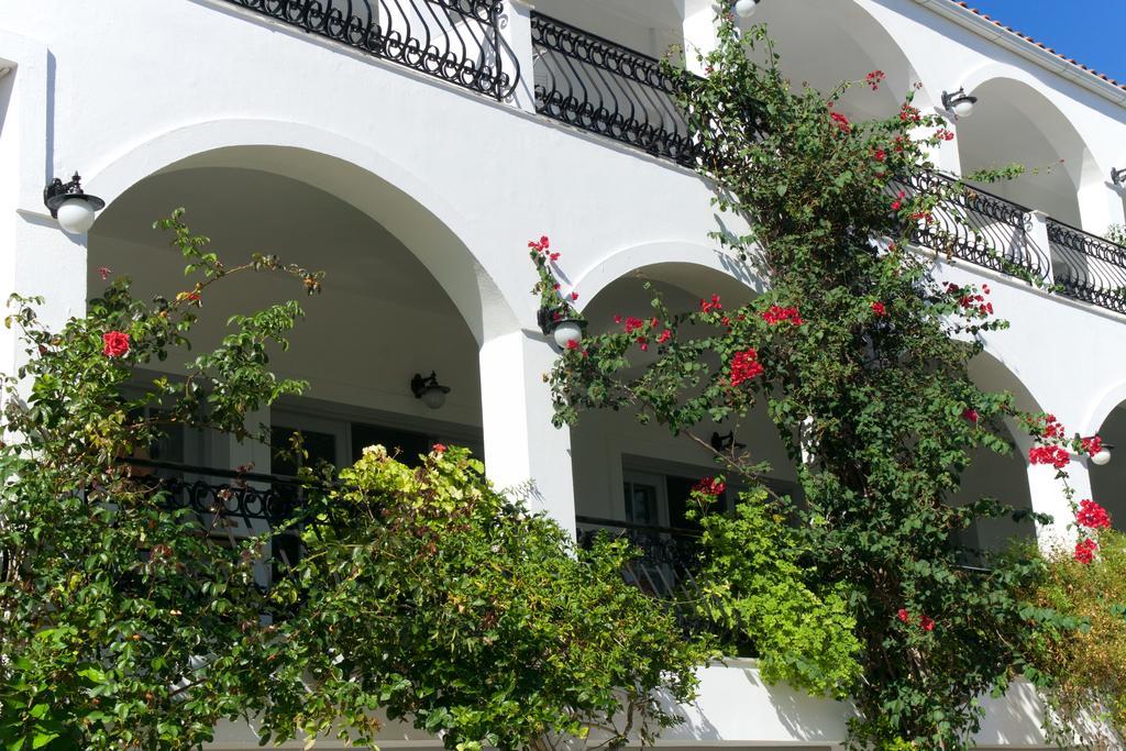 Hotel Athina Karavomylos Exteriör bild