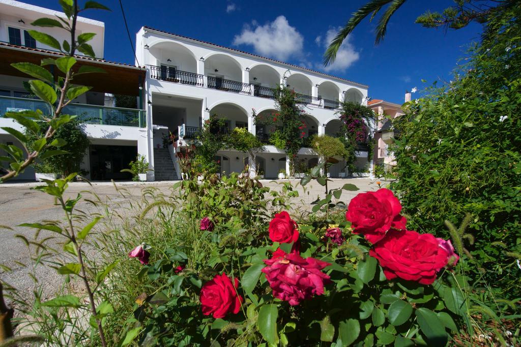 Hotel Athina Karavomylos Exteriör bild