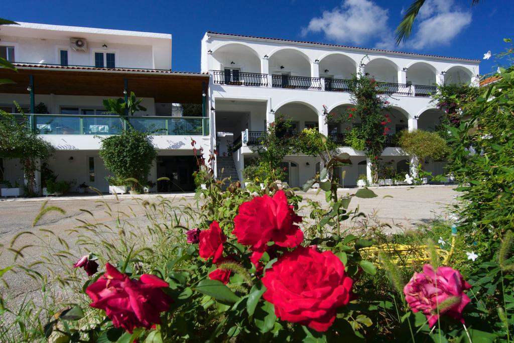 Hotel Athina Karavomylos Exteriör bild