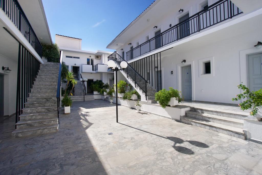 Hotel Athina Karavomylos Exteriör bild