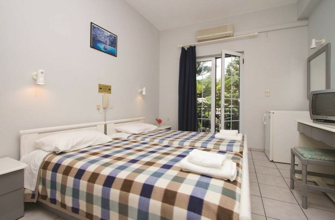 Hotel Athina Karavomylos Exteriör bild